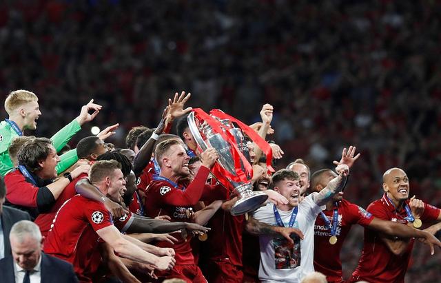  利物浦绝杀布莱顿保留争冠希望，  