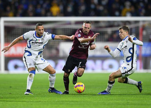  萨勒尼塔纳主场沦陷，副班长遭遇连败打击