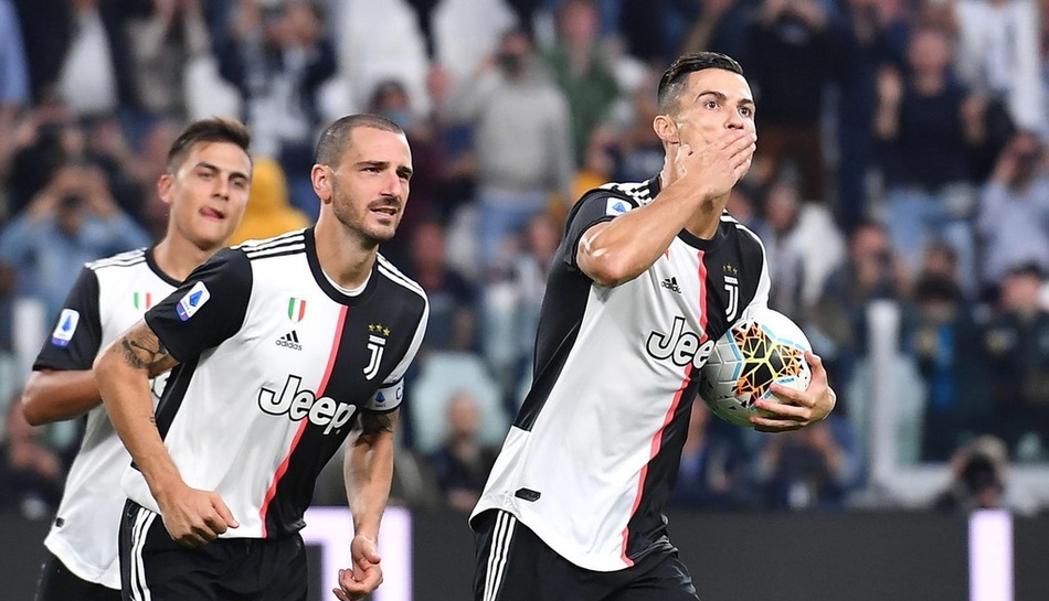  国际米兰逆转取胜尤文图斯领跑意甲积分榜