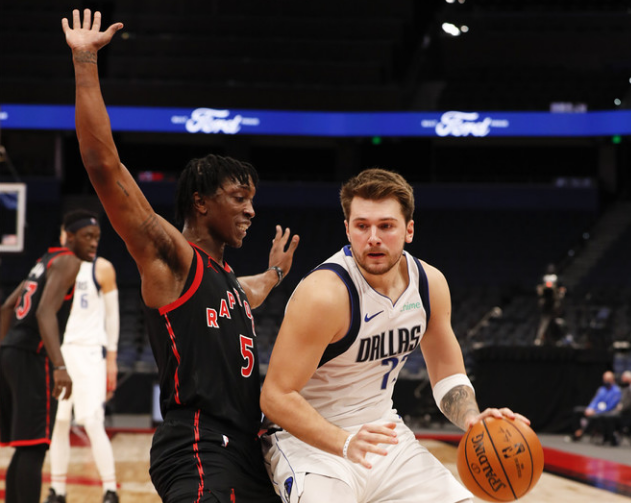  东契奇超远三分绝杀，独行侠惊险战胜凯尔特人